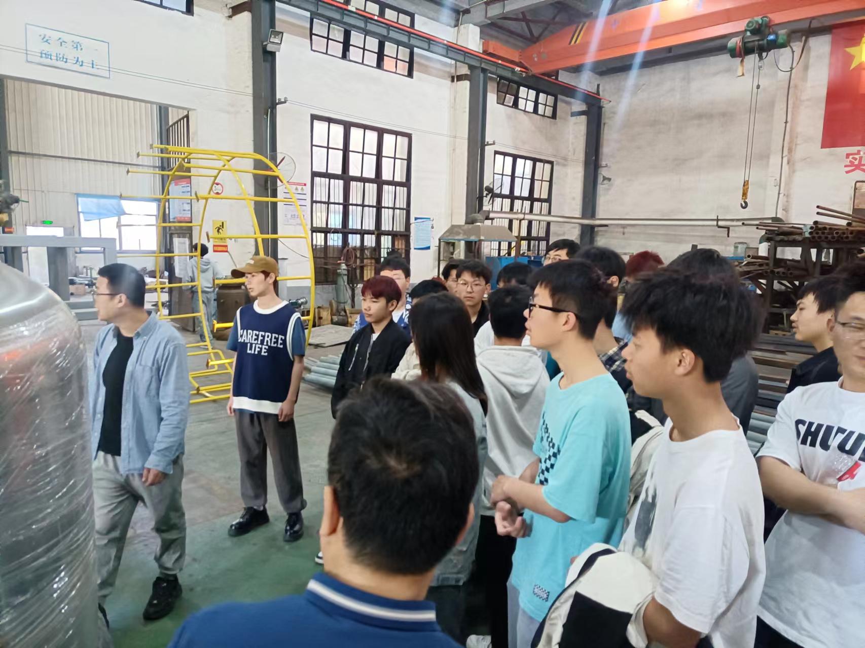 1711760910159328.jpg 3.29湖南工程學(xué)院自動(dòng)化專業(yè)學(xué)生來我司認(rèn)識(shí)實(shí)習(xí)3.jpg
